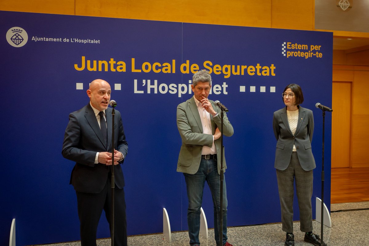 Posem tots els recursos i capacitats de la <a href="/policia/">Policía Nacional</a> i la <a href="/guardiacivil/">Guardia Civil</a> a disposició de L’Hospitalet de Llobregat.

Avui, a la Junta Local de Seguretat de <a href="/LHAjuntament/">Ajuntament de L'Hospitalet</a>, amb l’alcalde <a href="/DavidQuirosLH/">David Quirós Brito</a> i la consellera <a href="/nuriaparlon/">Parlon #apeudecarrer #interioriseguretatpública</a>, he reiterat que des de la <a href="/DelegGobCAT/">Delegació del Govern a Catalunya</a> estem 100%