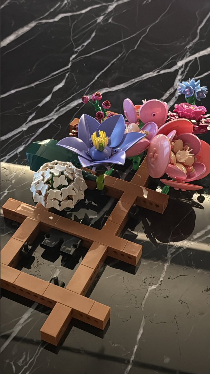 #NUNEWstagram
【☁️ 𝐍𝐮𝐍𝐞𝐰’𝐬 𝐈𝐆 𝐬𝐭𝐨𝐫𝐲 𝐮𝐩𝐝𝐚𝐭𝐞】
🗓 : 19.02.2026

เลโก้น้องดอกไม้ 💐🌷🪻🐝

— <a href="/CwrNew/">NuNew</a> ♡
#NuNew #NanaNu