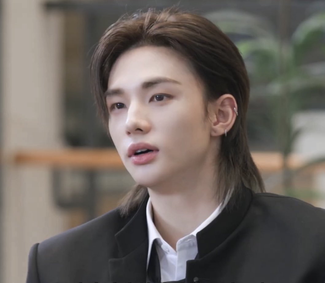 eotjr0320's tweet photo. 너무 잘생겼어요 https://t.co/Cn9z1OmOfd