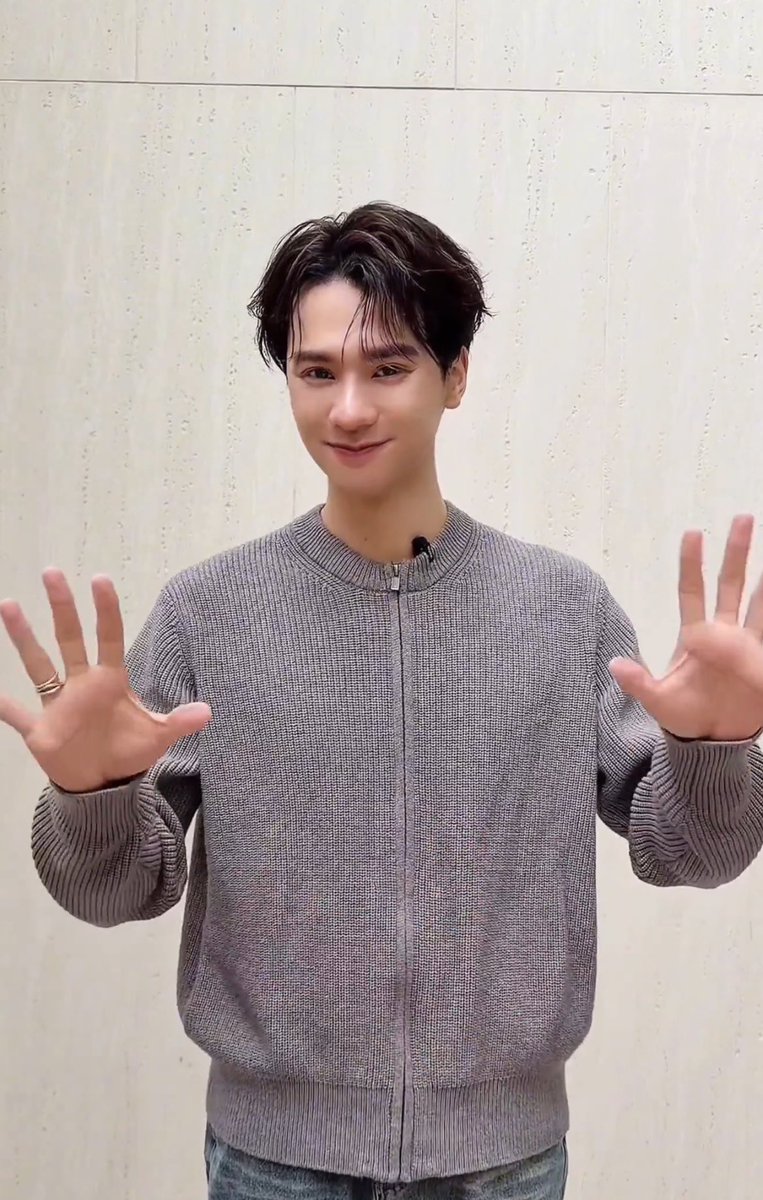 flowerknows614's tweet image. ถ้าป๊าใส่ชุดนี้ไปดินเนอร์กับบิบี๋จริง ๆ … 😭😭😭😭😭😭😭 สีเทาคู่หรอ