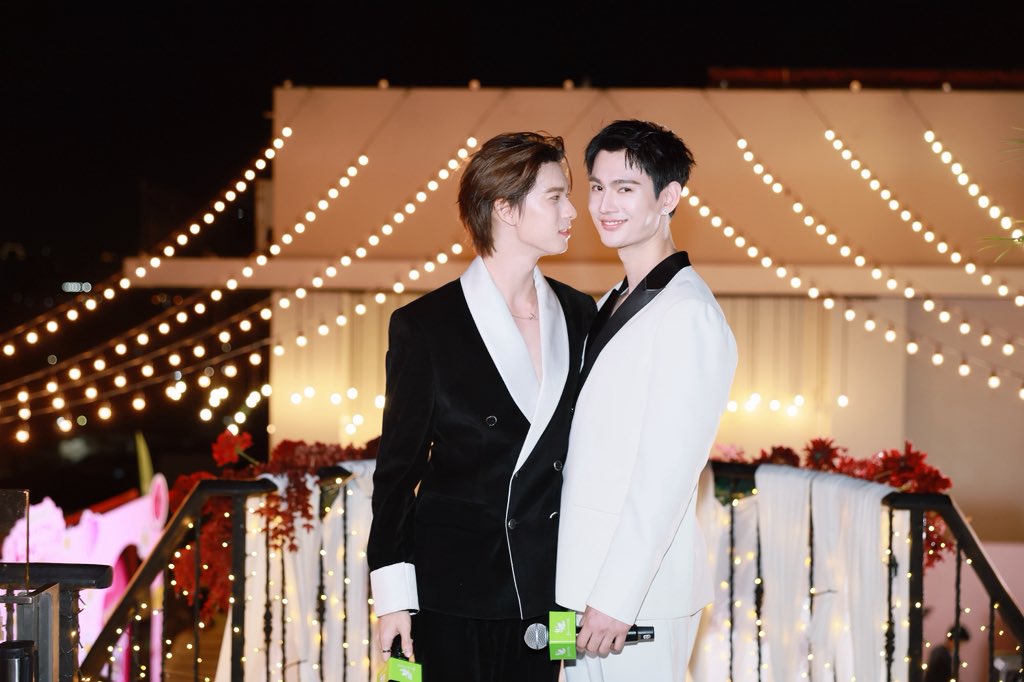 น้องเฮิฟฟฟฟฟพาาาพี่มู่มา surprise พี่ติน 🌹

#JHXPPSPLovePeriod #จุฬาเฮิร์บ #AcneLabSeries #JulasHerb
#เซรั่มขิงดำซิงก์