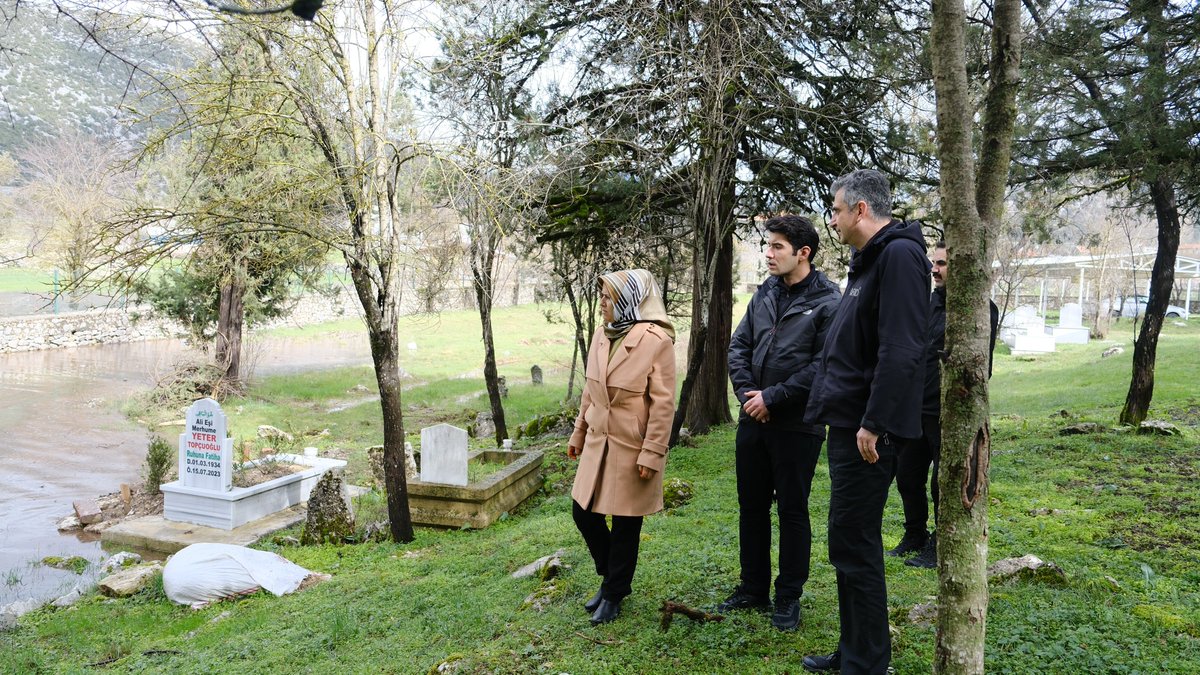 ibradibelediye's tweet photo. İbradı'ya geçici vekâleten bakan Akseki Kaymakamımız Yusuf Ilıca, AFAD Müdürümüz Necmi Erçin ve Belediye Başkanımız Hatice Sekmen ile Başlar Mahallesi'nde afet alanlarını inceledik.Vatandaşlarımıza geçmiş olsun dileyip, çalışmalar hakkında istişare ettik
@yusufilicaa 
@nercin https://t.co/YyZJAIPZRh