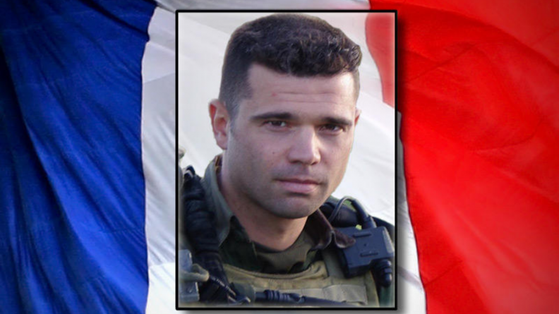 Né le 24 juillet 1979 en Belgique, l'Adjudant Harold Vormezeele a servi la France avec dévouement pendant près de 14 ans au sein du 2e Régiment Étranger de Parachutistes (2e REP). 

Engagé volontaire à la Légion étrangère le 24 février 1999, il a gravi les échelons grâce à son