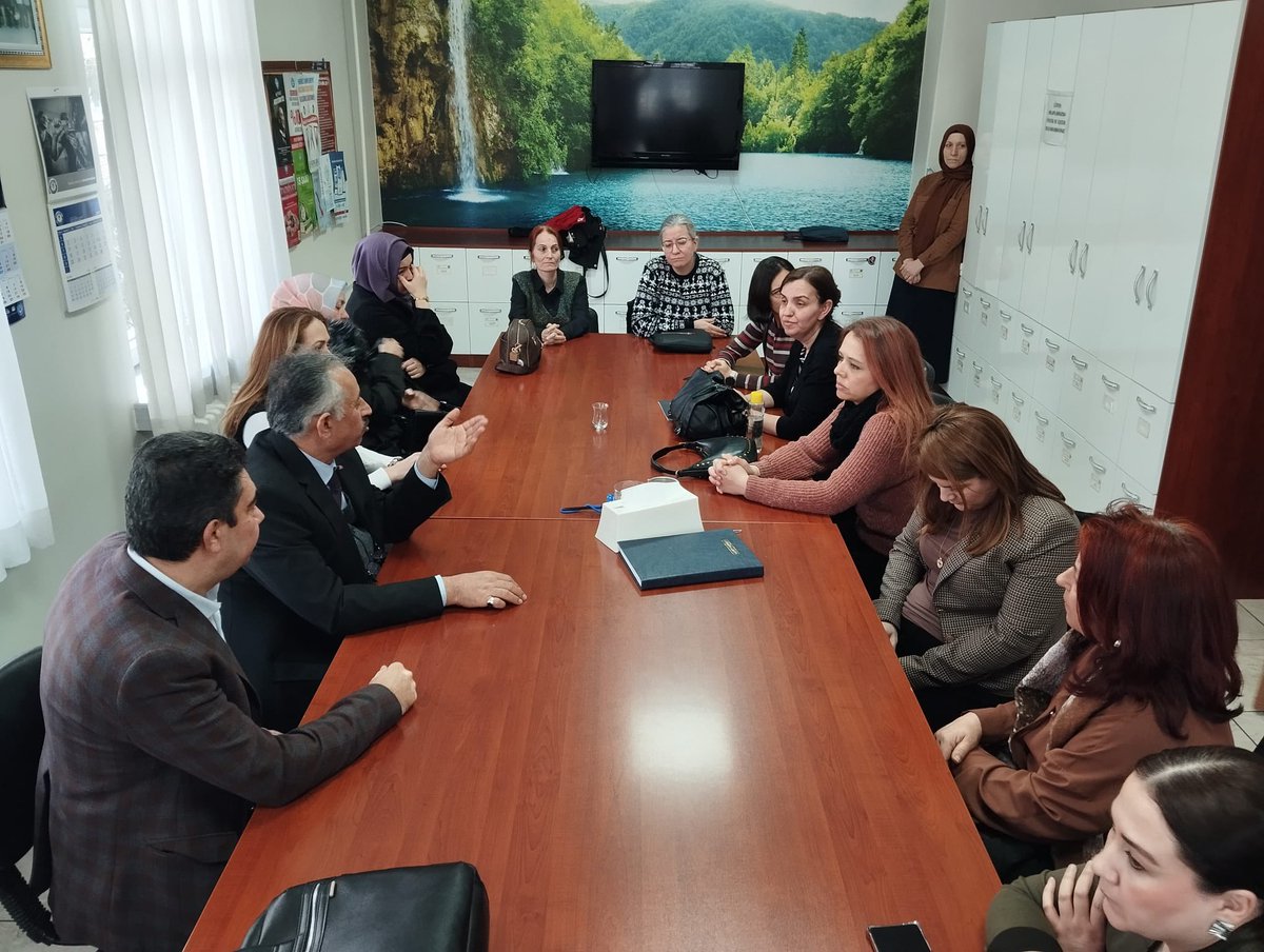 İlçe Millî Eğitim Müdürümüz Sayın Mehmet Faideci, Pilot Binbaşı Ali Tekin İlkokulunu ziyaret etti ve öğretmenlerle bir araya gelerek okulda yürütülen eğitim faaliyetleri hakkında bilgi aldı.