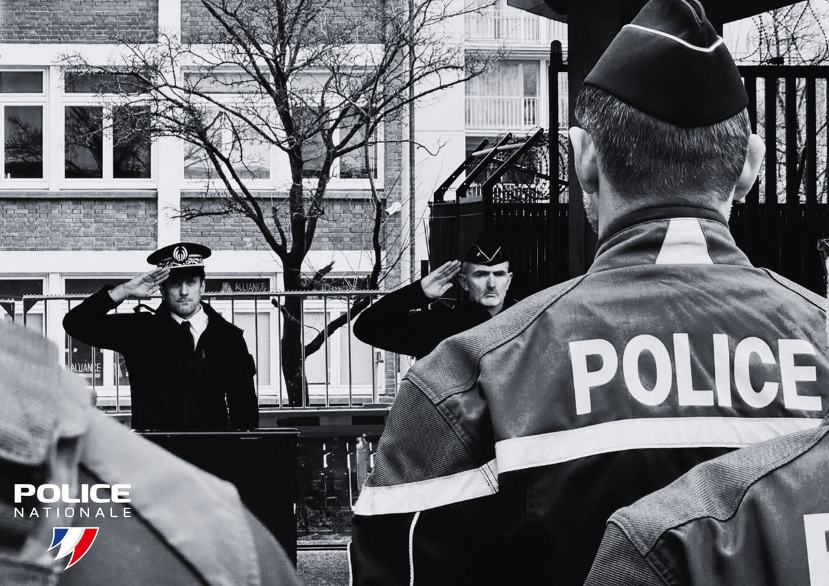 #Hommage | À l'instant, l'ensemble des personnels de la #PoliceNationale de #SeineMaritime observe une minute de silence. 🇫🇷
​Hommage solennel au Dr Sophie FLEURQUIN et à l’Adjudant Maxime PILLITIER, décédés dans le Sancy. 🕊️
​Pensées pour leurs familles et leurs camarades.