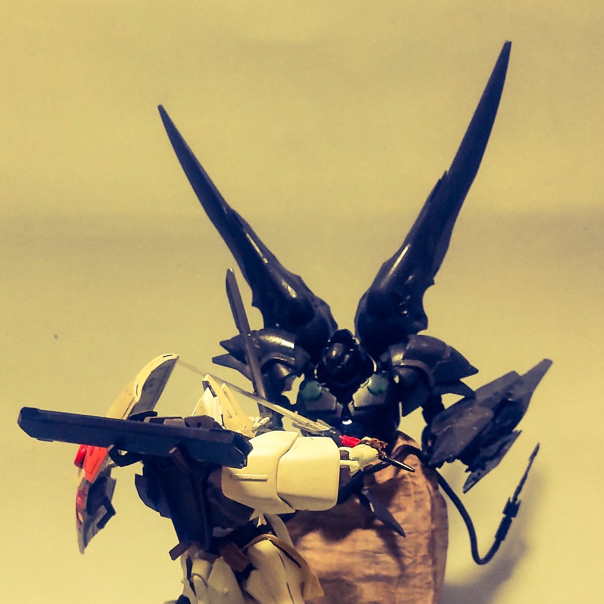 #なかなか発売されないので作りました

キット化することを、夢見ている。

黒き操兵ハイダル・アナンガ