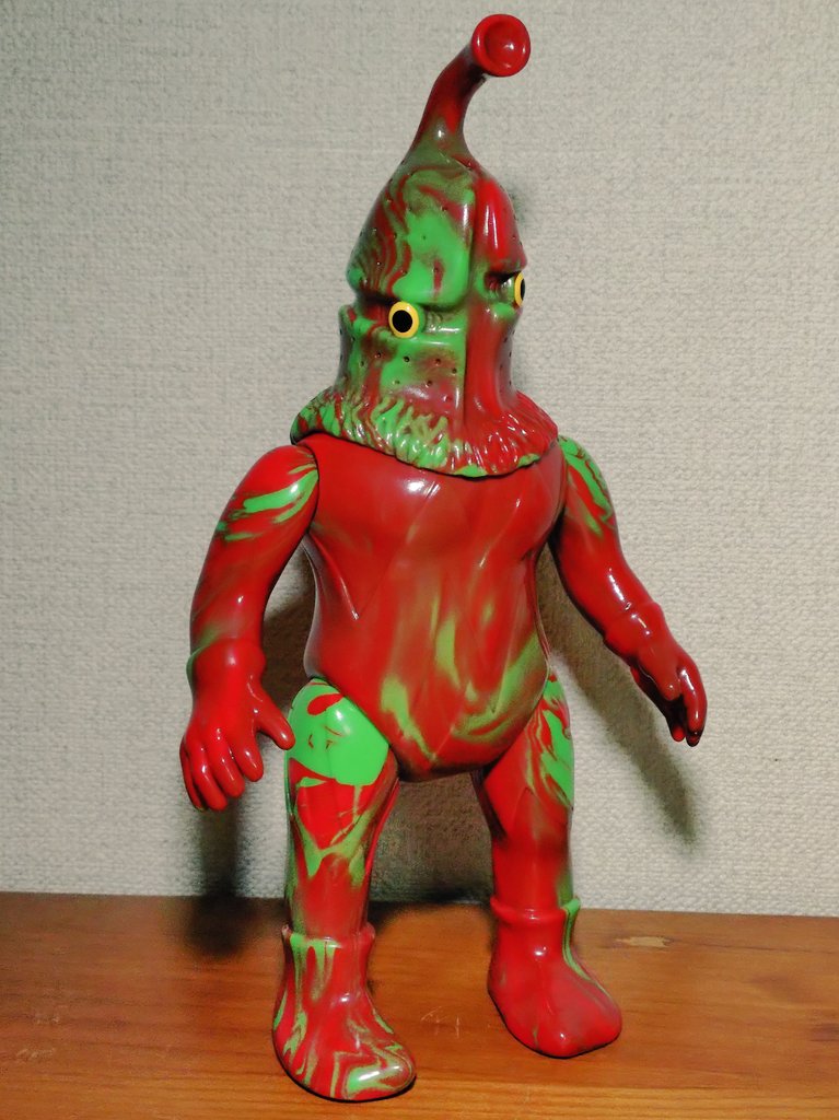 ソフビアイランドさんからシンビンプロモーションのM1号ケムール人が