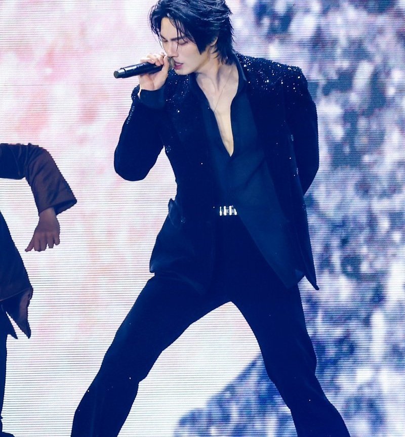 𝗪 𝗶 𝗻 tweet media