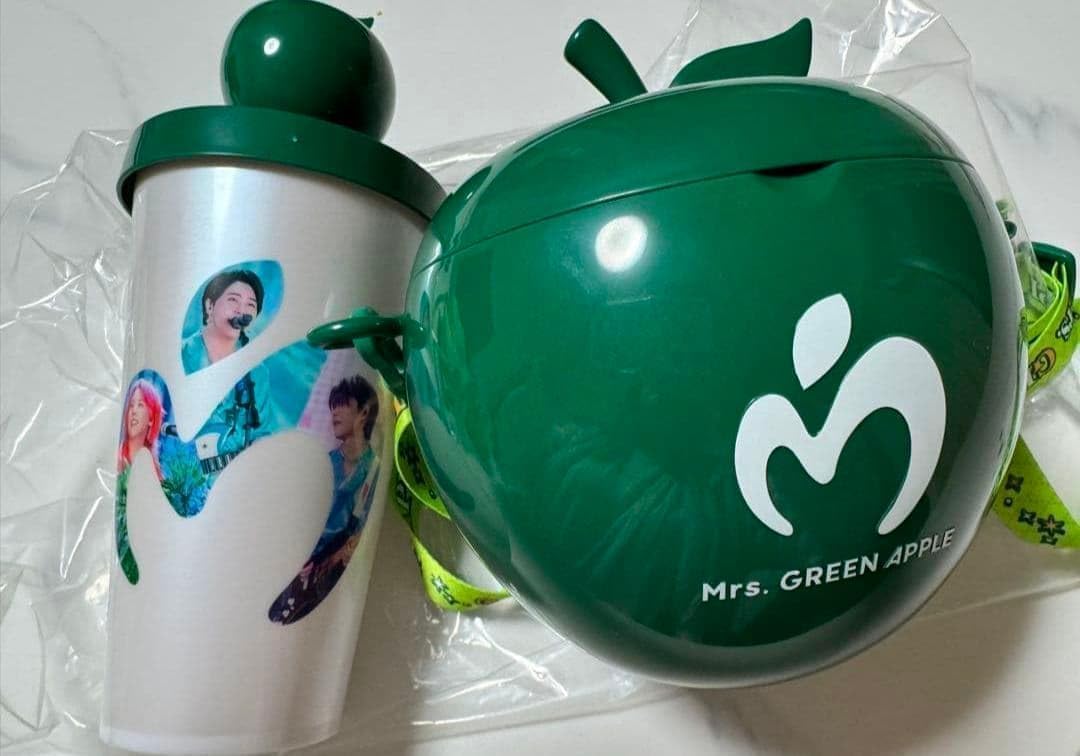 INFORMATION ボックス＋ドリンクカップホルダーに関するアイテムが展開