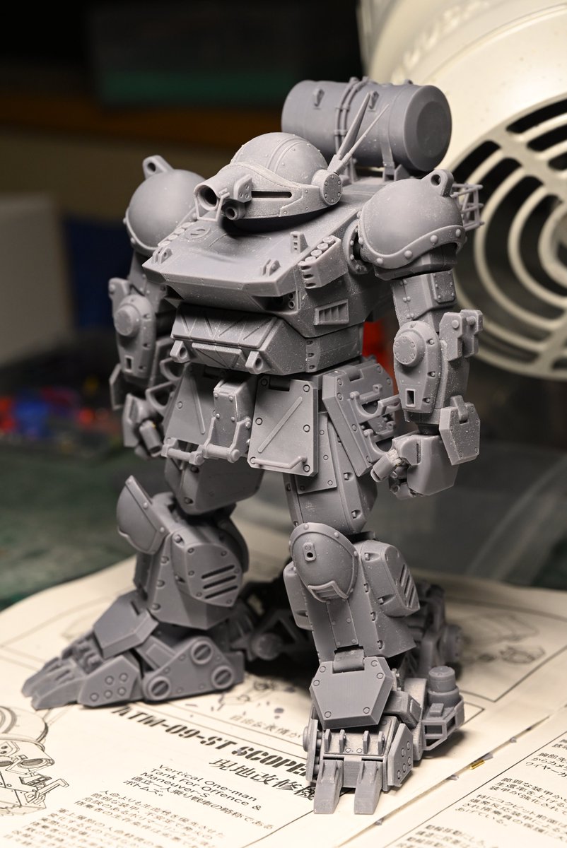 さて、セクシーなレッドフードの後は、男臭さ満載のスコープドッグ現地改修仕様笑

細かいパーツは付けてないけど、本体までざっくり仮組み出来ました。
ノンストレスでビスを使ってサクサク組み上がります^ ^

ガトリングガンなど武装を組んで、どんな仕様にするか考えたいと思います☺️