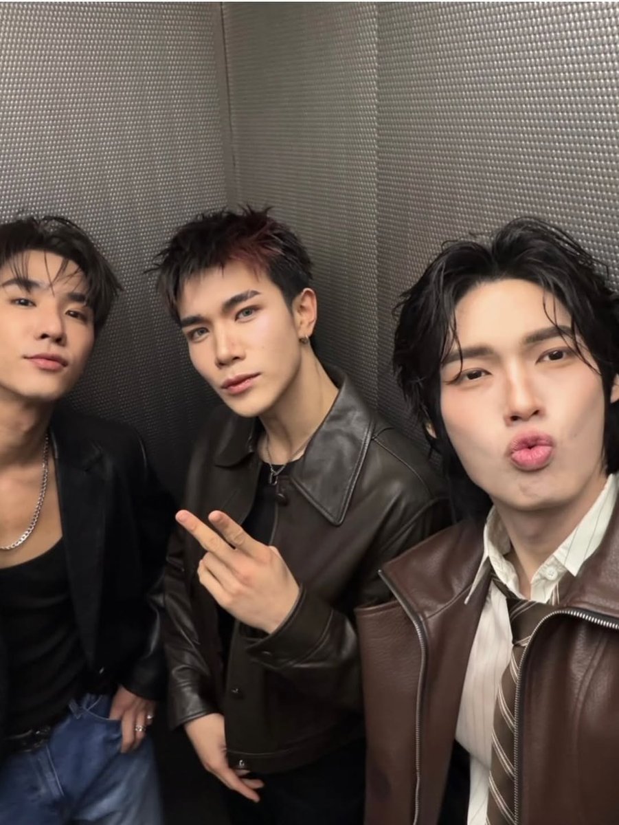 ️️ ️️ tweet media