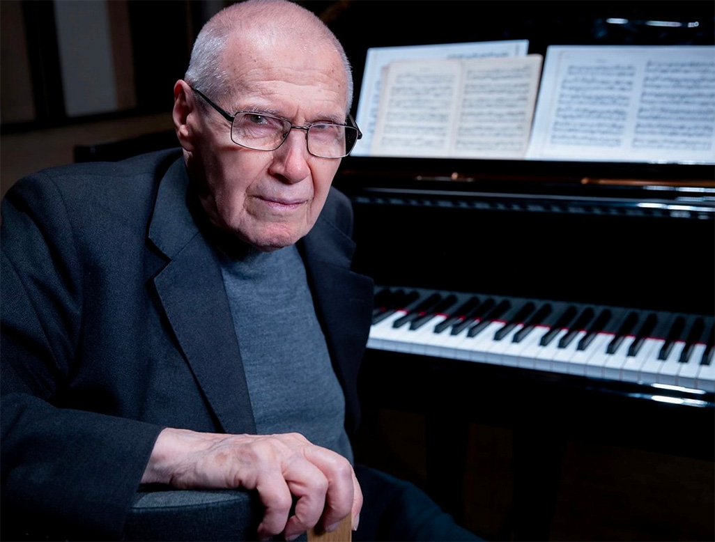 giovanni_A's tweet image. Happy birthday, György Kurtág !!!
Kurtág is 100, long live #Kurtág !!! U+1F382
🎶 Grabstein für #Stephan | Kafka-#Fragmente | #Officium Breve in Memoriam Andreae Szervánszky | #Stele | #Játékok | Samuel #Beckett: Fin de partie - Scènes et monologues | ...and lots more... 🎶