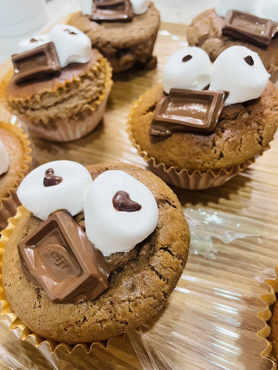 👀🧁