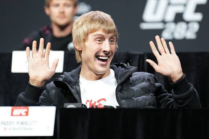 Bendaman2001's tweet photo. Paddy Pimblett reading the Dan Hooker News https://t.co/cT9SblgzEW