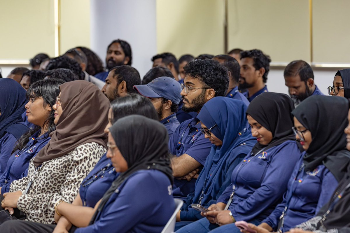 ބަރަކާތްތެރި ރަމަޟާން މަހަށް ތައްޔާރުވުމުގެ ގޮތުން، މިސްކިތްތައް އޭސީ ކުރުމަށް ސަރުކާރުން ފެއްޓެވި ޚާއްޞަ މަޝްރޫޢުގެ ދަށުން އިސްލާމިކް މިނިސްޓްރީން މި ކުންފުންޏާ ޙަވާލުކުރި މަސައްކަތްތައް ކާމިޔާބުކަމާއެކު ނިންމާލުމުގައި ސްޓެލްކޯގެ މުވައްޒަފުން ކުރެއްވި ބުރަ މަސައްކަތާއި ދެއްކެވި