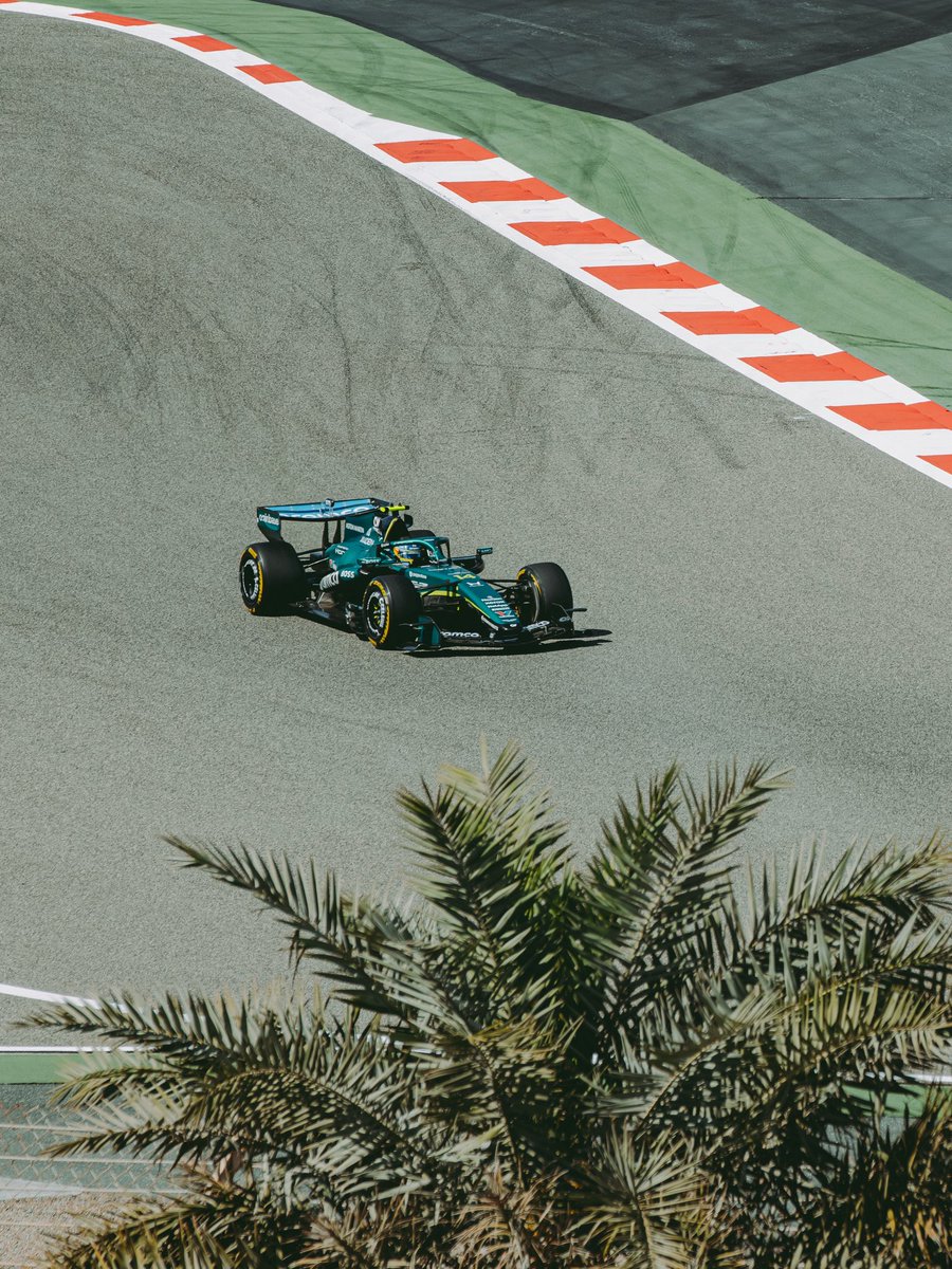 AstonMartinF1's tweet photo. Morning session on track. 📸

#F1Testing #AMR26 https://t.co/S55KJEjbf5