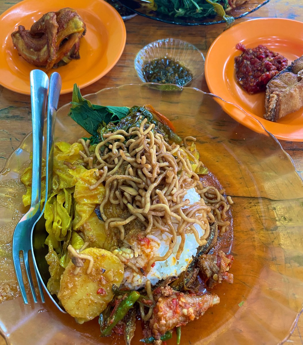 _S_Step_'s tweet image. Selamat berbuka!

Nasi Galung~

Salah satu yang must try kalau lagi main ke Medan 🙌