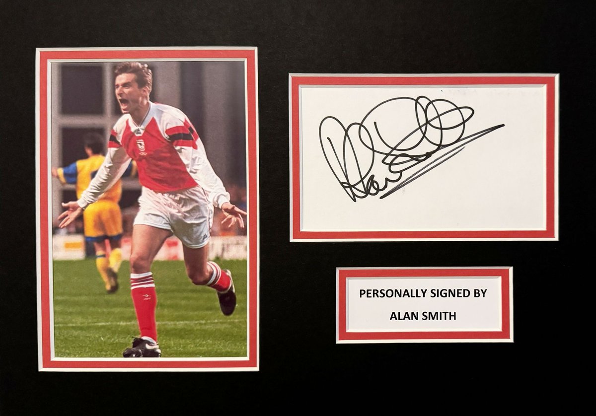 ItsSignedMemorabilia tweet media