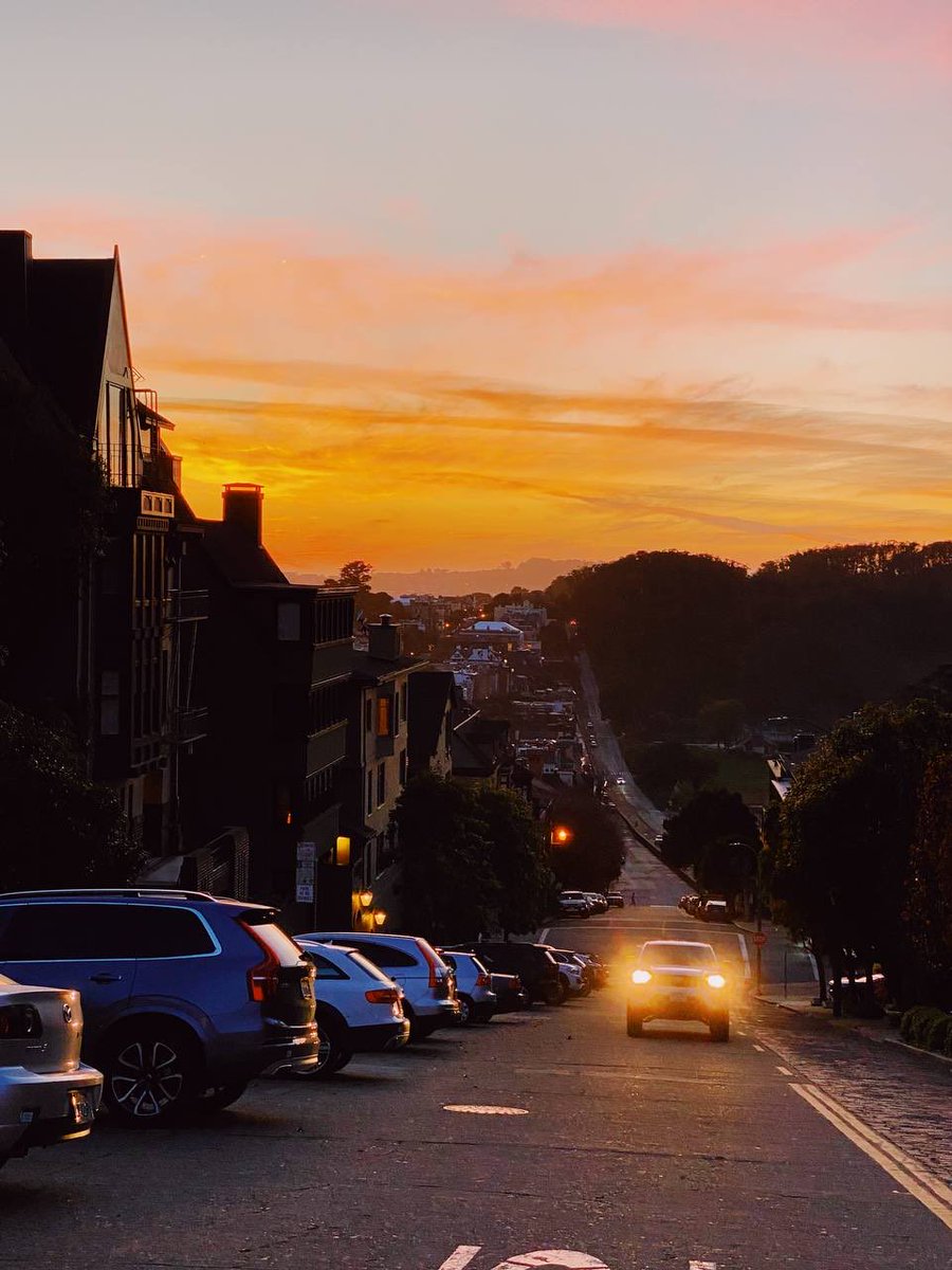 DianaRay222's tweet photo. Night lights of San Francisco 💛 https://t.co/Rp5YWbwHMw