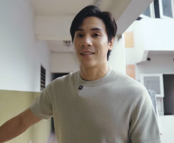 ผีหยังสิมาหล่อปานนี้