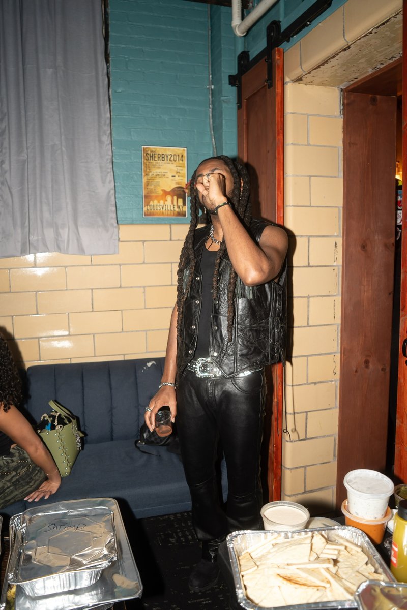 iAmTheGENIUS's tweet photo. last time was the last time for lost time 🖤 https://t.co/haWDDpgImF