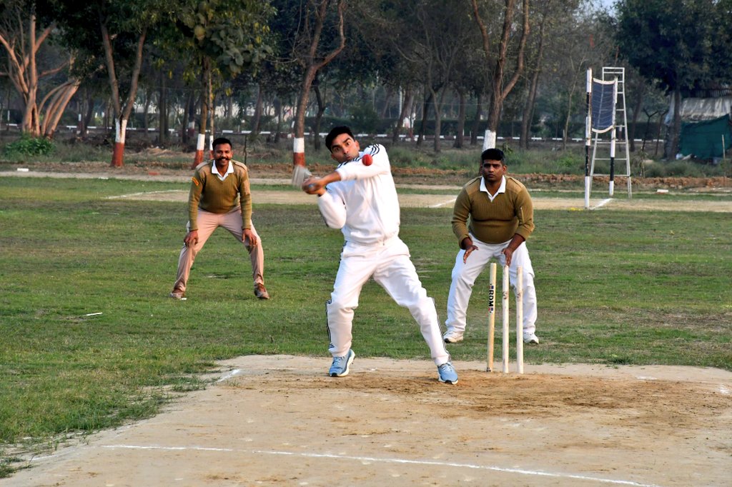 9BnSSB_INDIA's tweet photo. वाहिनी मुख्यालय में जवानों के मध्य क्रिकेट मैच का आयोजन किया गया, जिससे जवानों में जोश, अनुशासन एवं उत्कृष्ट सद्भावना का संचार हुआ।
“फिट जवान – सशक्त बल”
#SSB_INDIA
#SSBFTRLUCKNOW
#SSBSHQGKP
#CricketMatch
#TeamSpirit
#FitForce https://t.co/i3IVkZNaf5