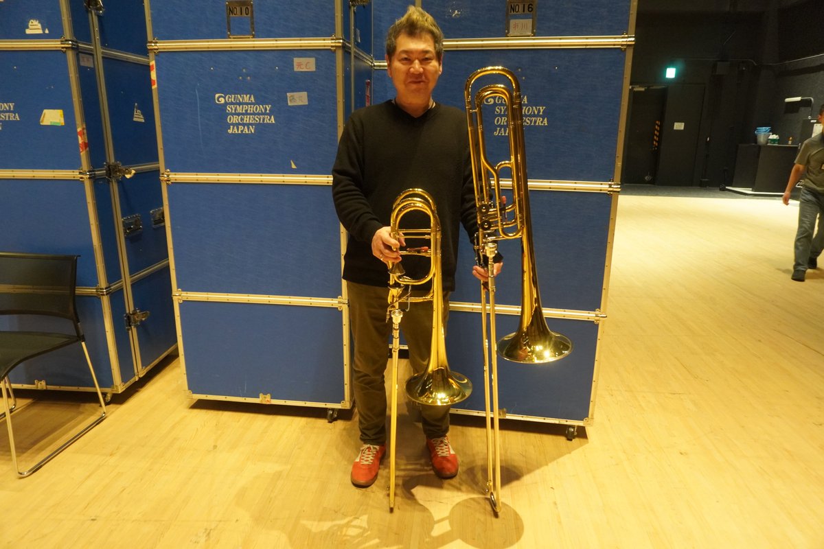 ① #ワグナーチューバ
ホルン奏者が演奏します！ワグチューと呼ばれることも！
② #バストランペット
ユーフォニアムやトロンボーン奏者が演奏することの多い楽器。まろやかな音色です！
③ #コントラバストロンボーン
#石原左近 が演奏します！バストロンボーンと大きさを比べてみました😳