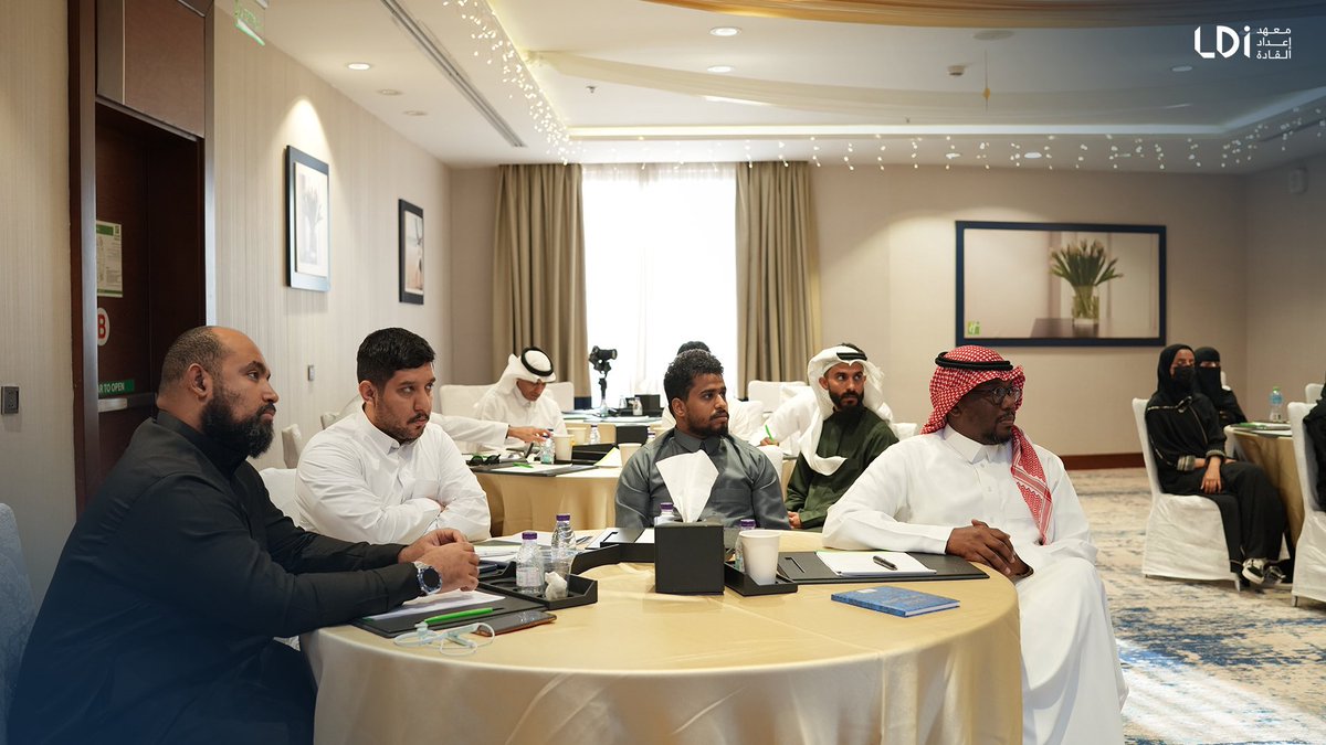 LDI_SAUDI's tweet photo. 📸 | جانب من دورة "التحليل الفني للمباريات" في مدينة جدة https://t.co/bVIbqfH742
