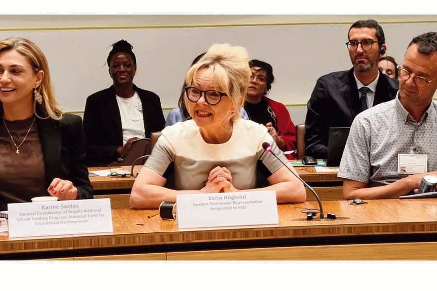 SIANIAgri's tweet image. #SchoolMealPrograms are vital for #FoodSecurity &amp;amp; #SDGs . Political momentum is growing, but financing still lags, only one-third of countries have adequate resources. To reach every child by 2030, it's key to scale successful models. 

buff.ly/UH6Pmc8