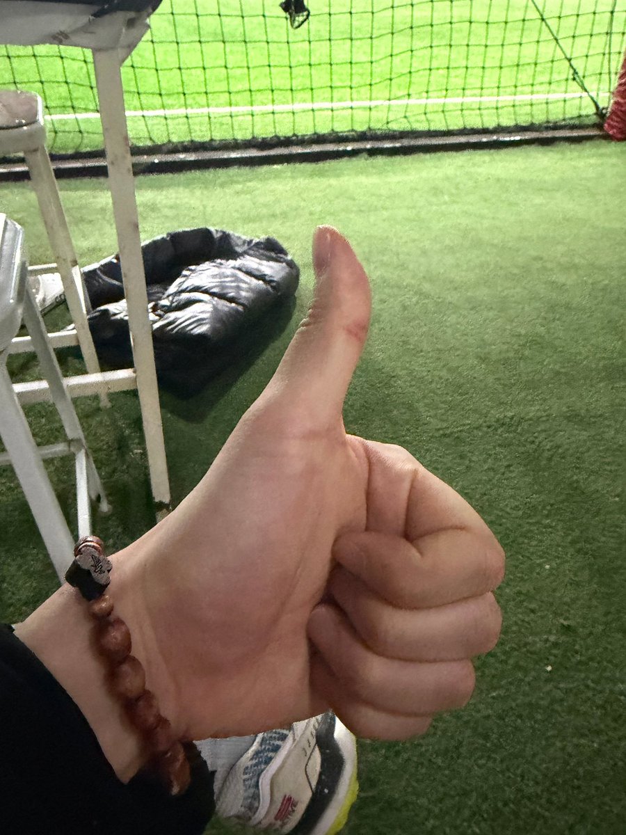 เห็นแค่มือก็ดีใจ🥹