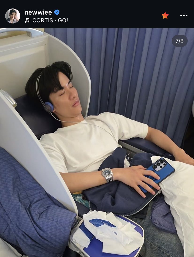 yesterdaymemori's tweet image. usually we see tay posting pictures of newwiee sleeping. this time it's newwiee posting a picture of tay sleeping

okay, lovebirds. okay

#เตนิว #TayNew