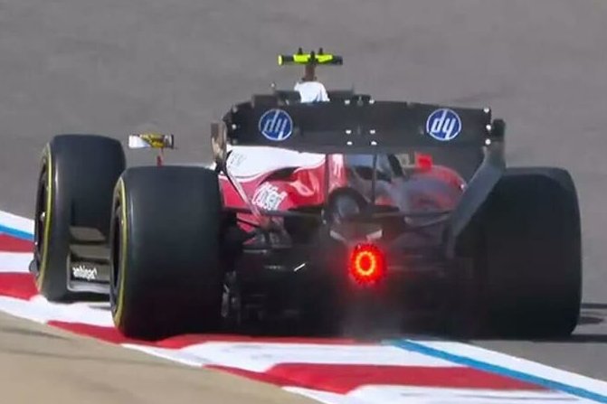 - T'utilises quoi comme imprimante toi ? 🖨️
- Ben une DY évidemment ! 🙃

ǝƃɐɹı̣ꓥɹǝı̣ɯǝɹԀnɐꓥꓷꓤ#