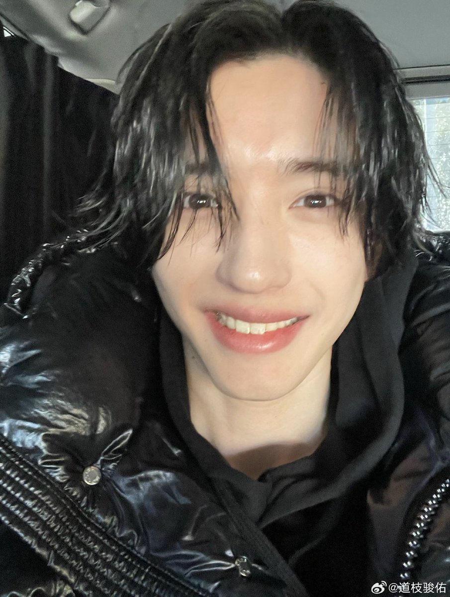 みっちーの自撮り🤳 あったかくしてね〜的なこと言ってるよね