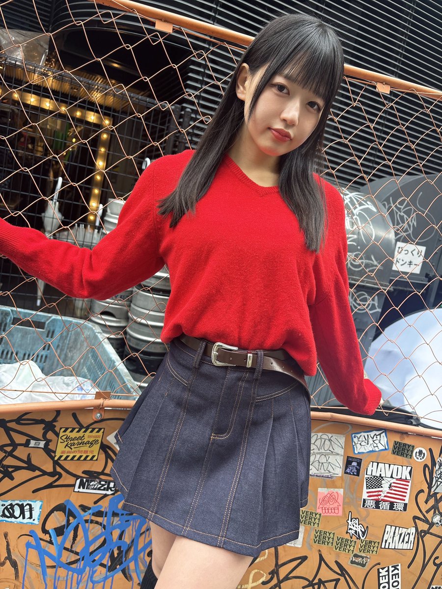 赤ニット×ミニスカ☆*。❤️👖お気に入り！ なんかねぇさん！
