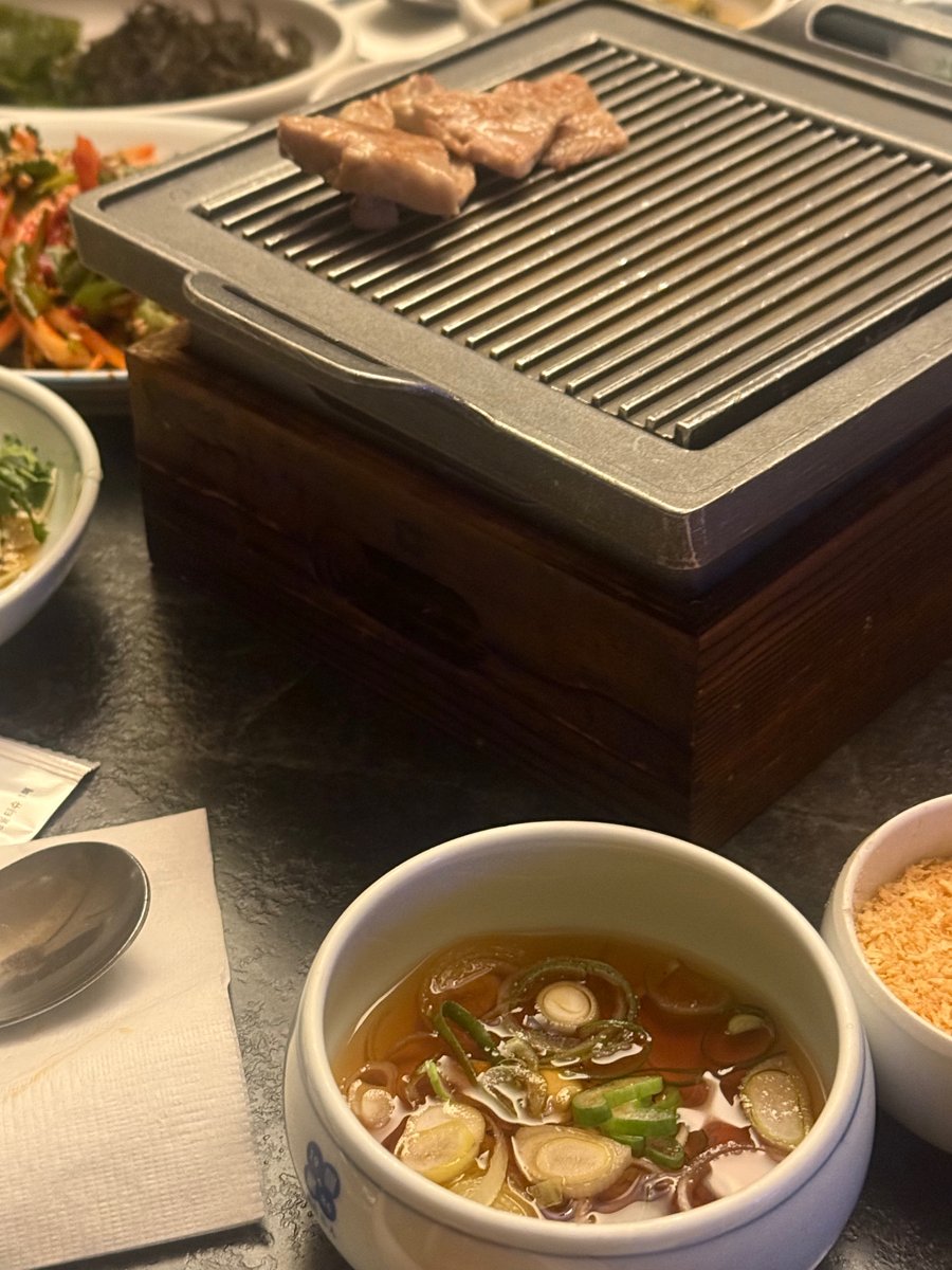 하루종일 자다가 뭐하니까 자랑하러온거봐.. 이래도 재현둥 애가 아니라고?ㅋㅋㅠ