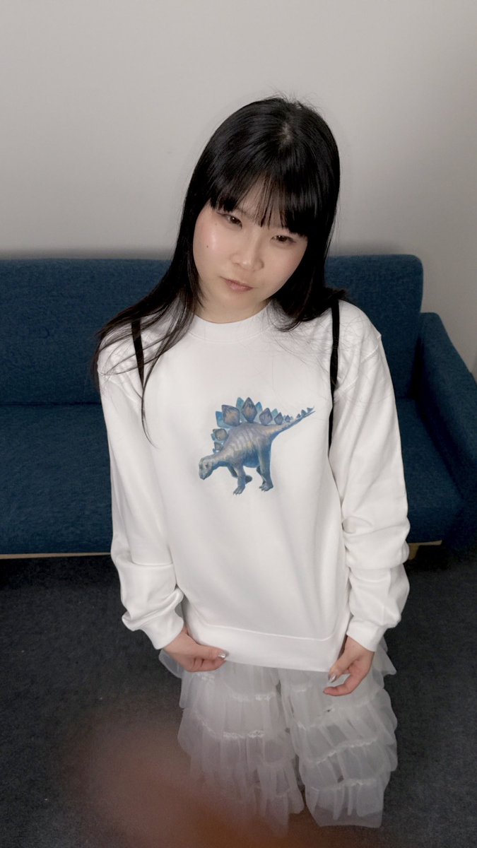 ArtooneCH's tweet photo. 生配信ありがとうございました！

ただいまグッズ制作中！🦖
リフレクター素材を使ったアパレルを準備しています〜！
3月中旬頃発売予定！詳細は後日発表🦖

▼アーカイブはこちら
https://t.co/cMXgXQEX0x

音楽組からも来月お知らせがありますのでお楽しみに！

#アートゥーン https://t.co/TCt7i8gsHQ