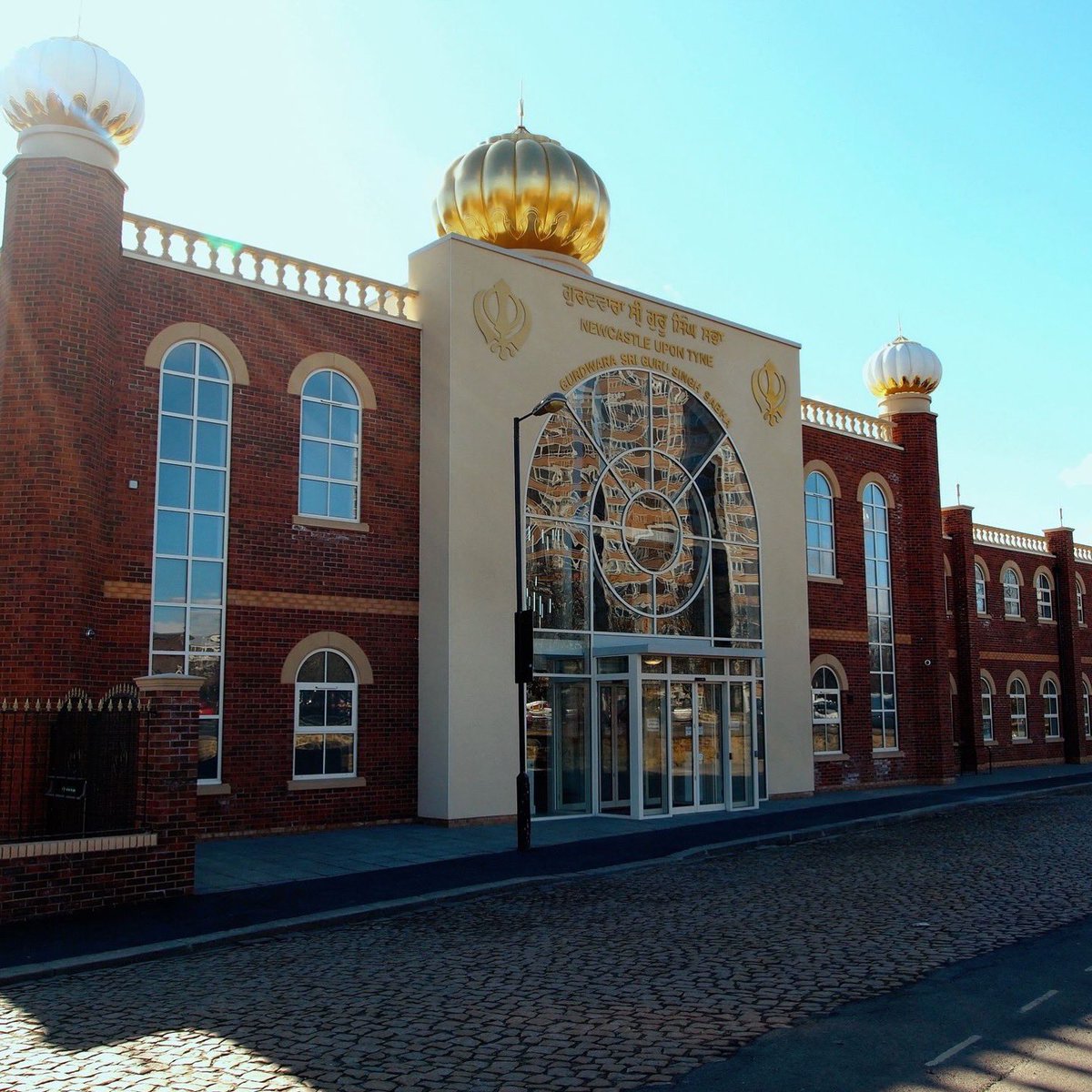 Walter Thompson's tweet media