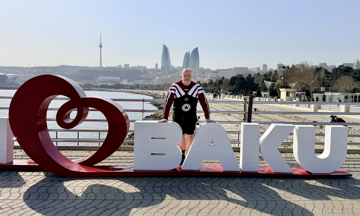 Day 50 in Baku. It’s lovely and warm today. 

justgiving.com/page/rungeordi…