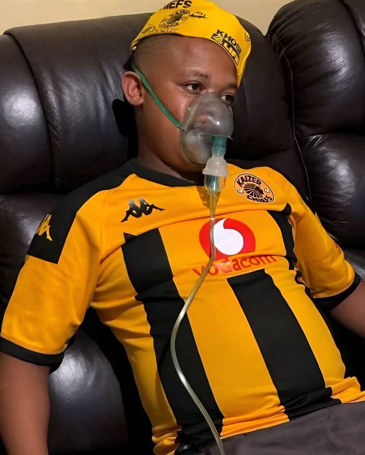 Much respect to Kaizer Chiefs supporters. Losing week in and week out and still showing up. I still can’t breathe from yesterday’s loss.😭 Le kgona bjang na makhosi?
