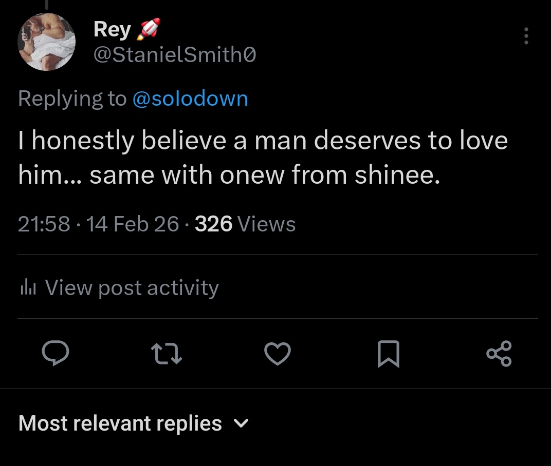 I won. Onew has a man kisser energy... let me protect you baby cakes.