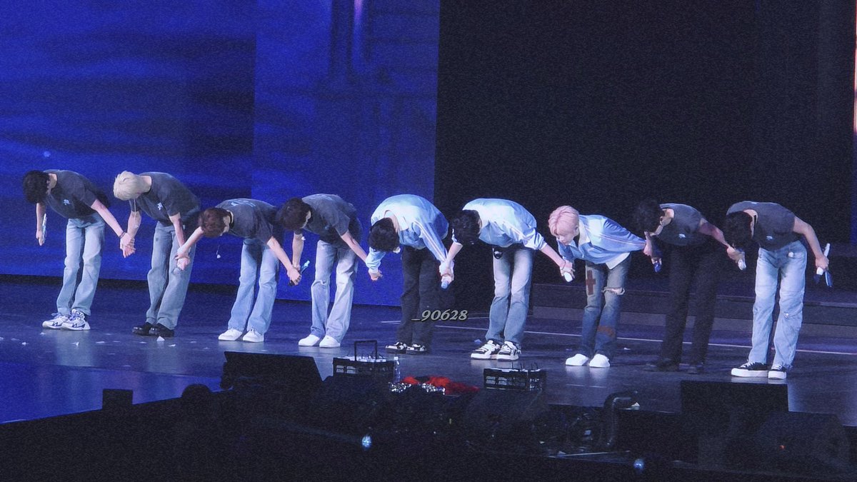 𝓐🎀 tweet media