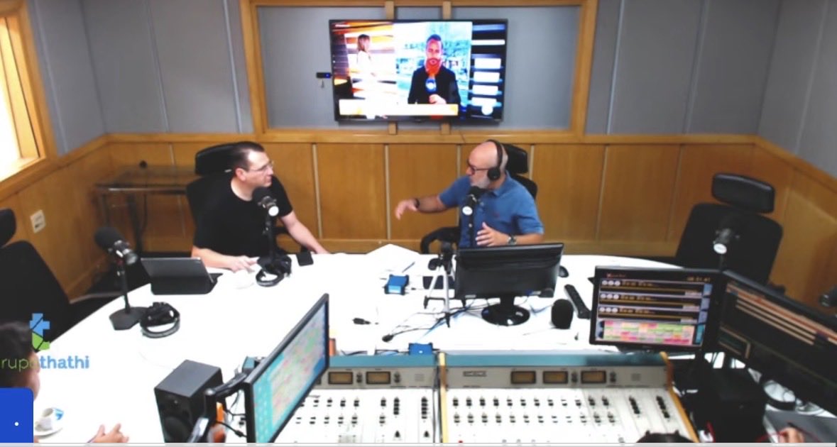 Bom dia! Estou ao vivo agora na rádio Central de Campinas com o jornalista Decimar Leite. 

youtube.com/live/NFF0sxk3S…