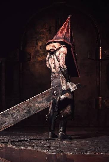 fxrdckhuh's tweet photo. Au taff j’porte les palettes comme pyramid head porte son acier https://t.co/yqgMKwOvKV