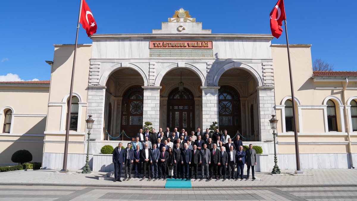 İstanbul Milletvekili Sayın Seyithan İzsiz ve beraberindeki Van dernekleri sivil toplum kuruluşu yöneticileri, Valimiz Davut Gül’ü ziyaret etti.

<a href="/gul_davut/">Davut GÜL</a>

📍İstanbul Valiliği