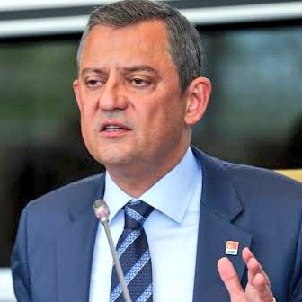 #SONDAKİKA | Ümit Özdağ'dan Özgür Özel'e:

"Özgür Özel'e sormak istiyorum; onlarca belediye başkanınız tutukluyken siz bu rapora nasıl imza attınız?"