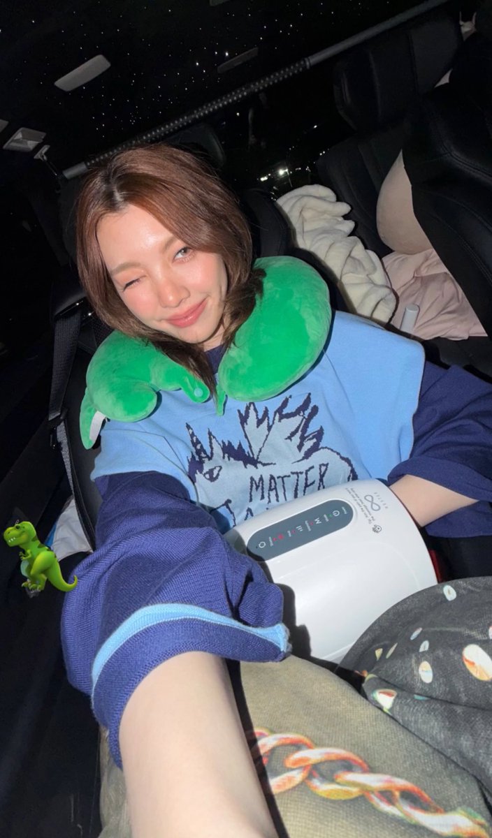 blueorms's tweet image. missed her sm 😭😭😭😭