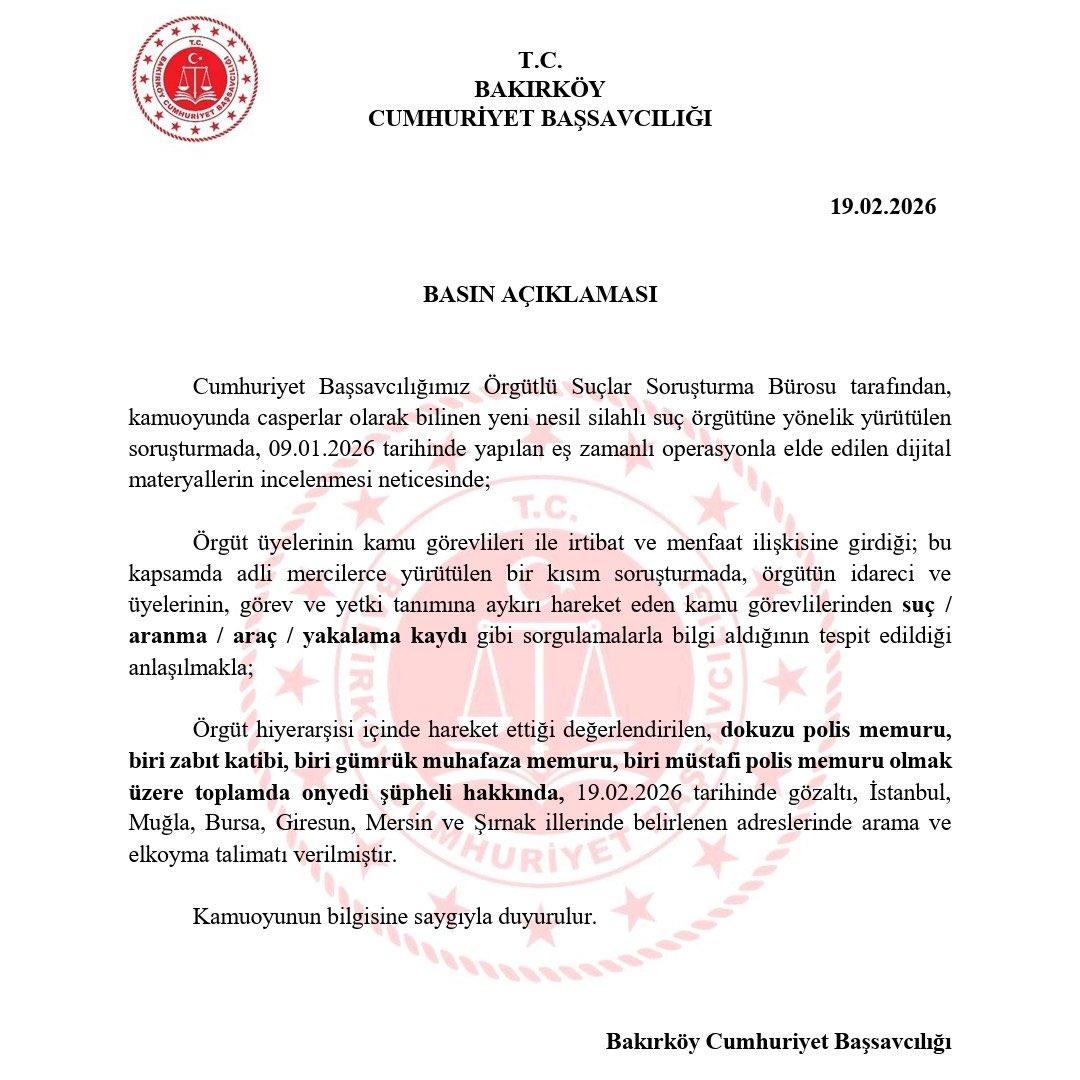 Casperlar suç örgütünün dokuz polis memuru, zabıt katibi, gümrük muhafaza memuru varsa, köklü ve büyük suç örgütlerinin bakanları, emniyet müdürleri vardır.