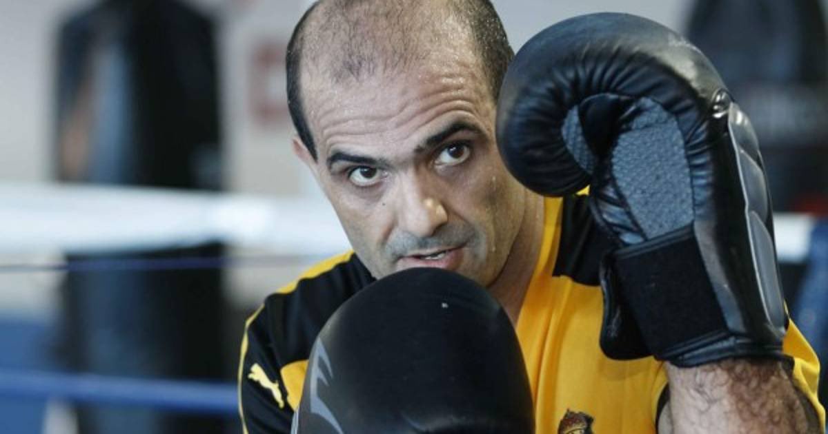 🔥 FUNDIDA LA MAKINA 🔥 
Ex presidentes del Real España afirman que el equipo aurinegro tiene una deuda de más de 60 millones de lempiras y que el mandato de el presidente actual Elías Burbara caerá pronto cuando directivos , aficionados y patrocinadores se alejen del equipo.