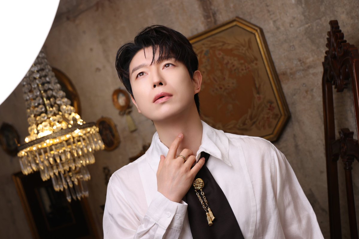 요고 거울 티저 전체 모습이구나 선명하게 보니깐 더욱 자극적...🫠