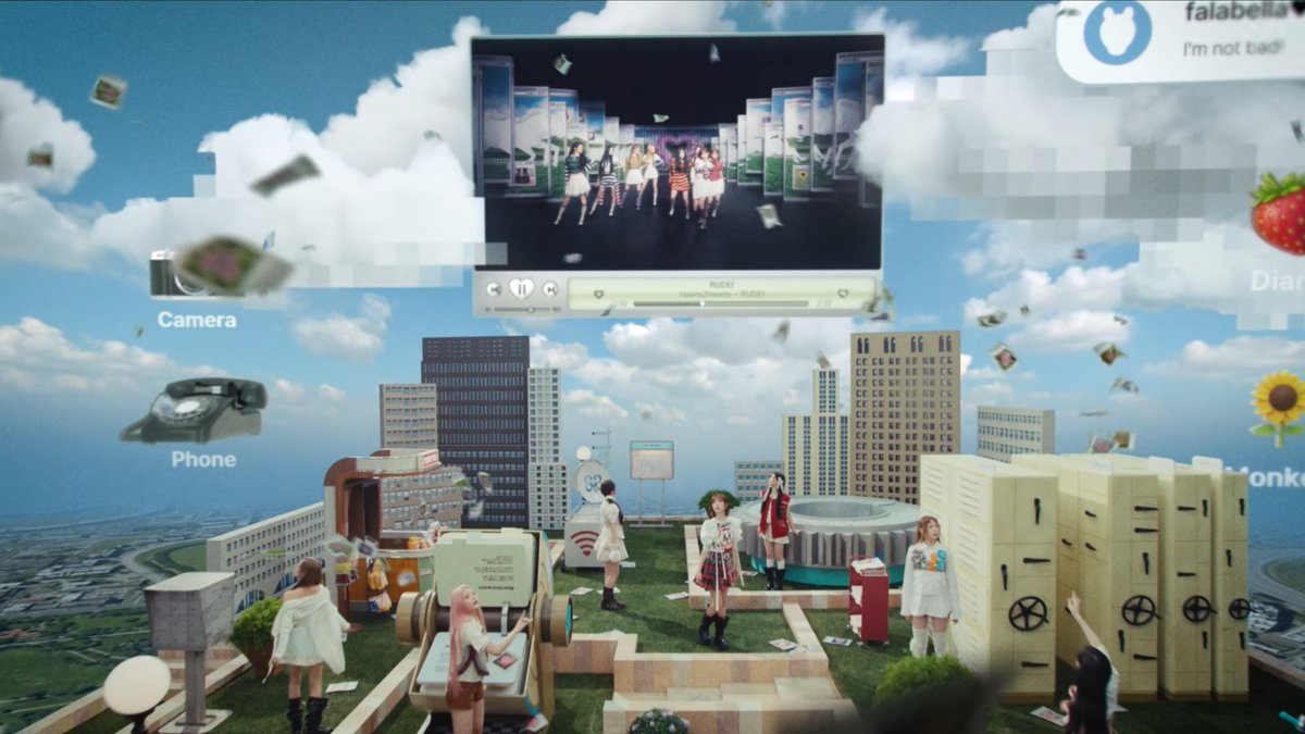 ddoddo_diary's tweet image. 컴퓨터 본체 내부 회로를 미로로 풀어놓은것 같은 세트가 너무 예쁨... 곳곳에 디테일 미감 진짜 귀엽다